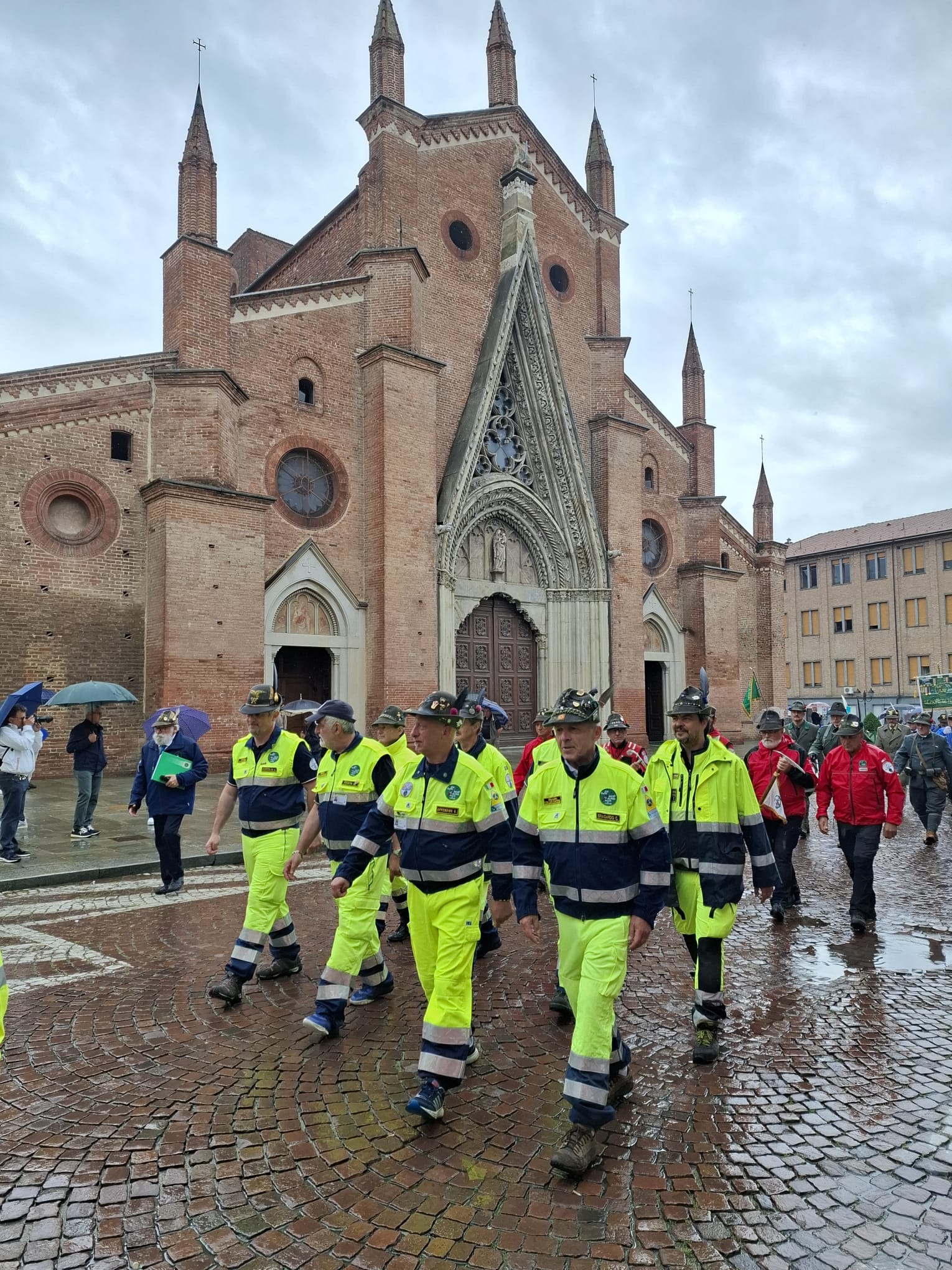 2406-12 100 Gruppo 32.jpeg